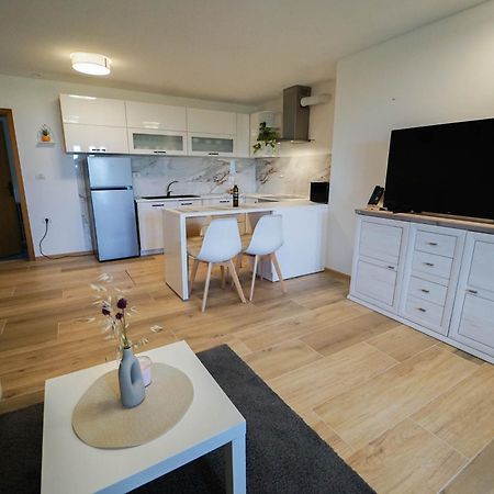 Apartment Moon Pobegi Exterior photo